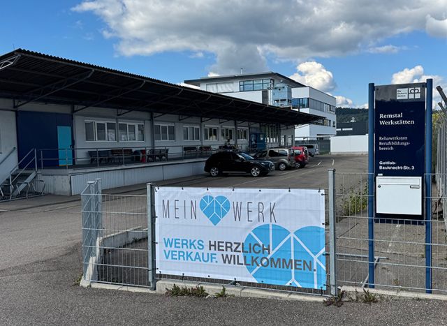 Einfahrt zum Gebäude der Remstal Werkstätten mit Werksverkauf in der Gottlob-Bauknecht-Straße 3 in 73614 Schorndorf